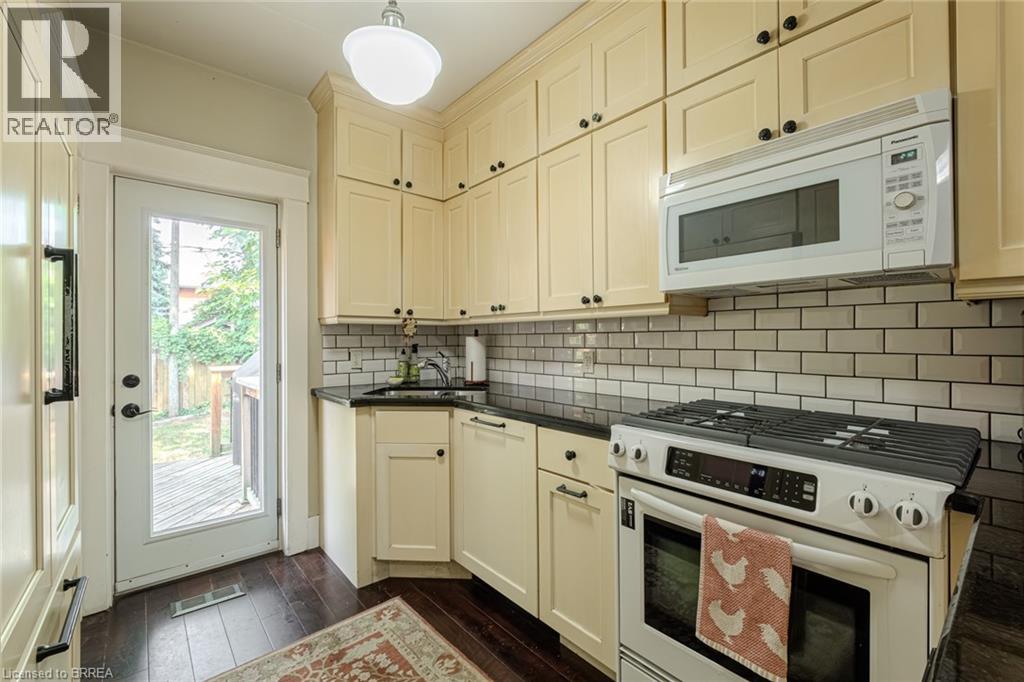 37 Egerton Street, Brantford, Ontario  N3T 4L4 - Photo 14 - 40755919