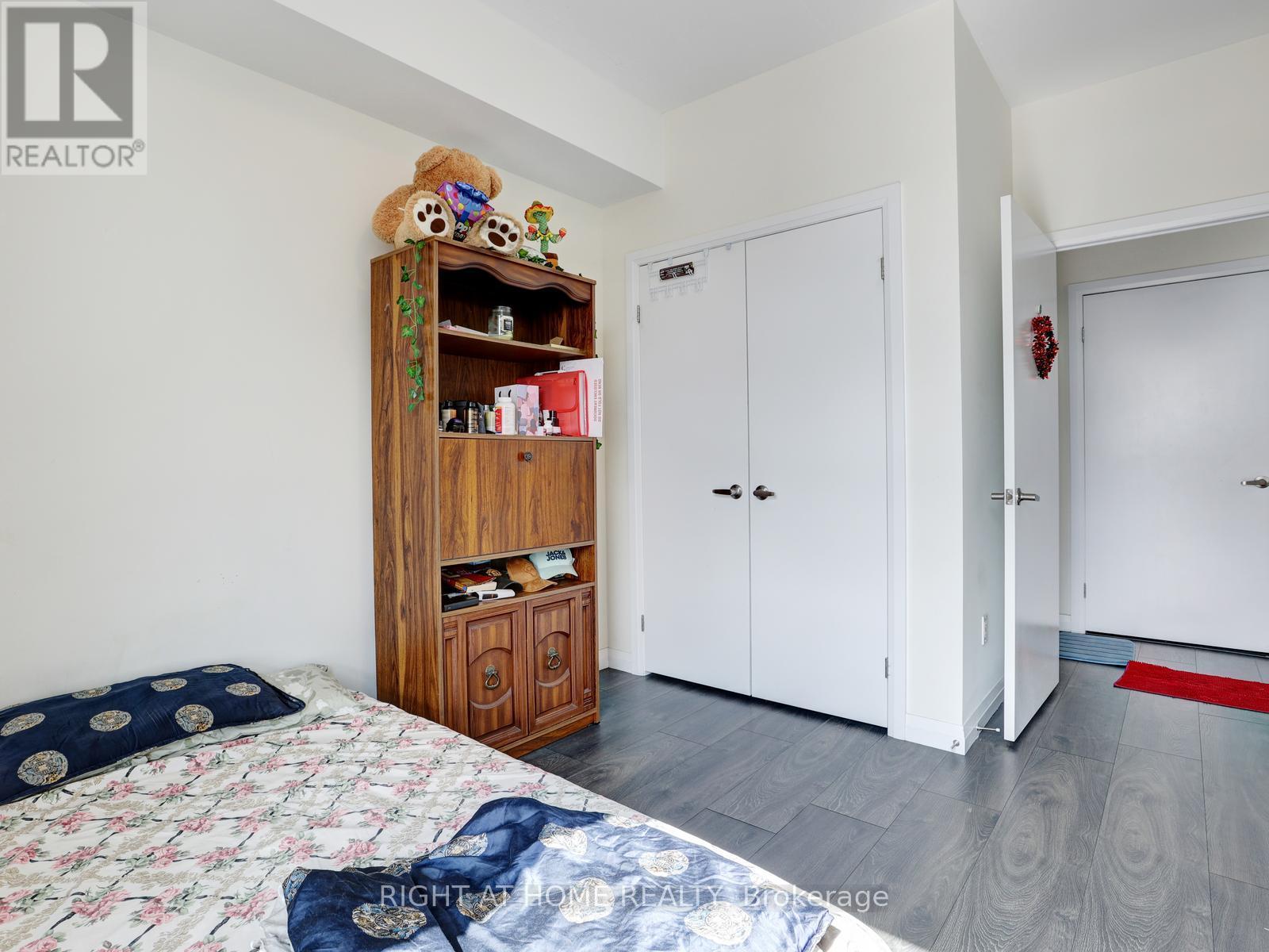 1804 - 60 Charles Street W, Kitchener, Ontario  N2G 0C9 - Photo 25 - X12326080