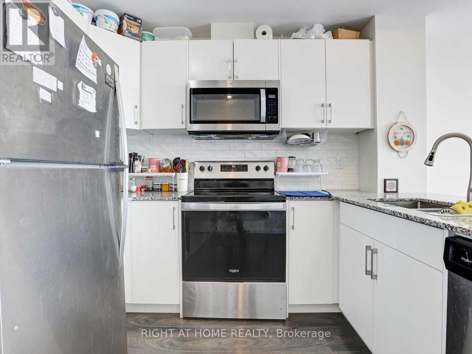 1804 - 60 Charles Street W, Kitchener, Ontario  N2G 0C9 - Photo 26 - X12326080