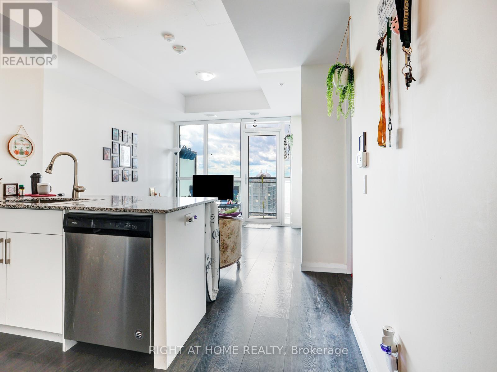 1804 - 60 Charles Street W, Kitchener, Ontario  N2G 0C9 - Photo 27 - X12326080