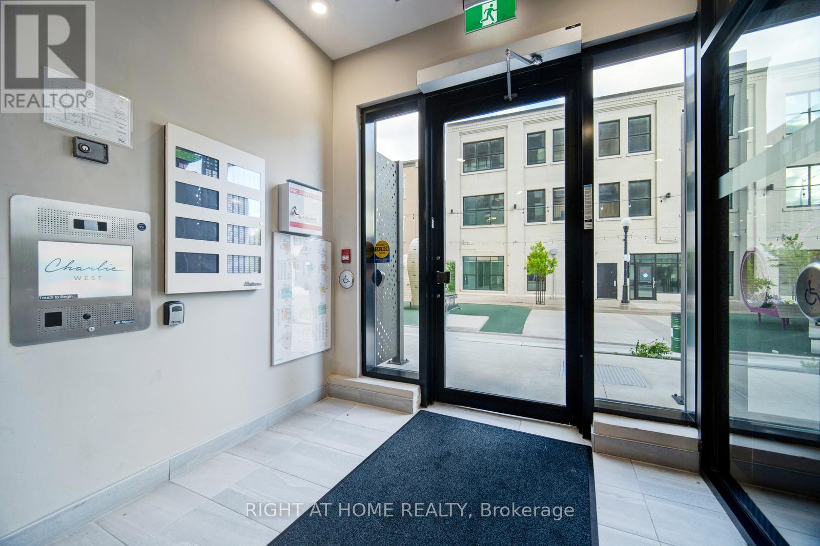 1804 - 60 Charles Street W, Kitchener, Ontario  N2G 0C9 - Photo 7 - X12326080