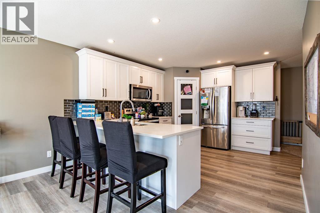 Property at 210 LIVINGSTON Close image 5