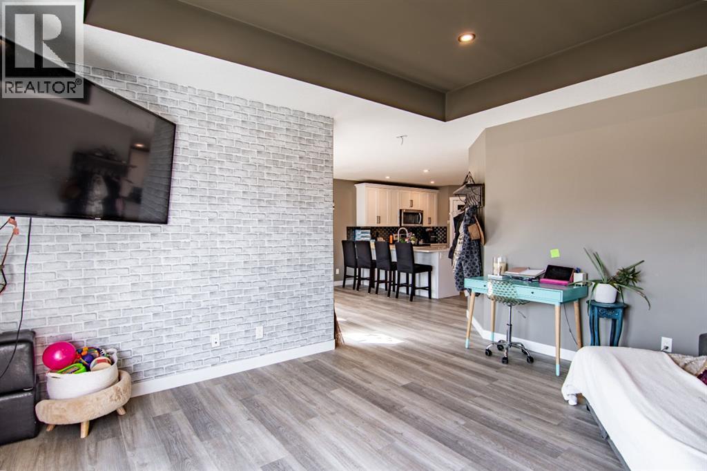210 Livingston Close, Red Deer, Alberta  T4R 0S8 - Photo 9 - A2234155