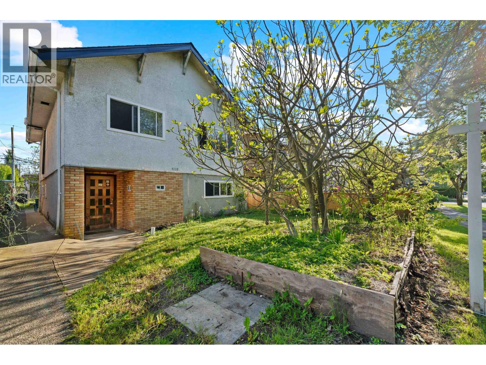 Property at 1228 E 27TH AVENUE image 3
