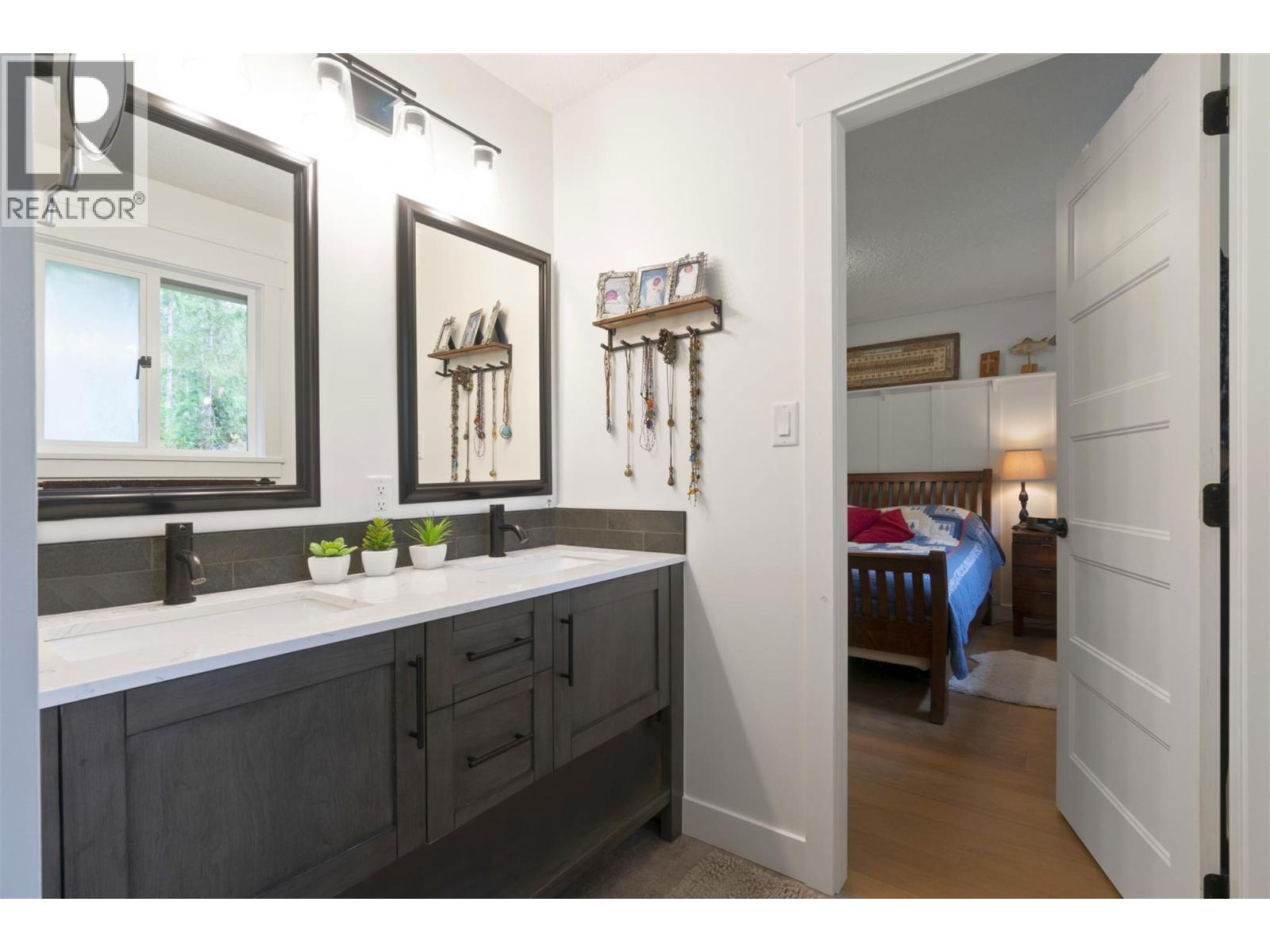 4451 42 Street Nw, Salmon Arm, British Columbia  V1E 3A7 - Photo 32 - 10357284