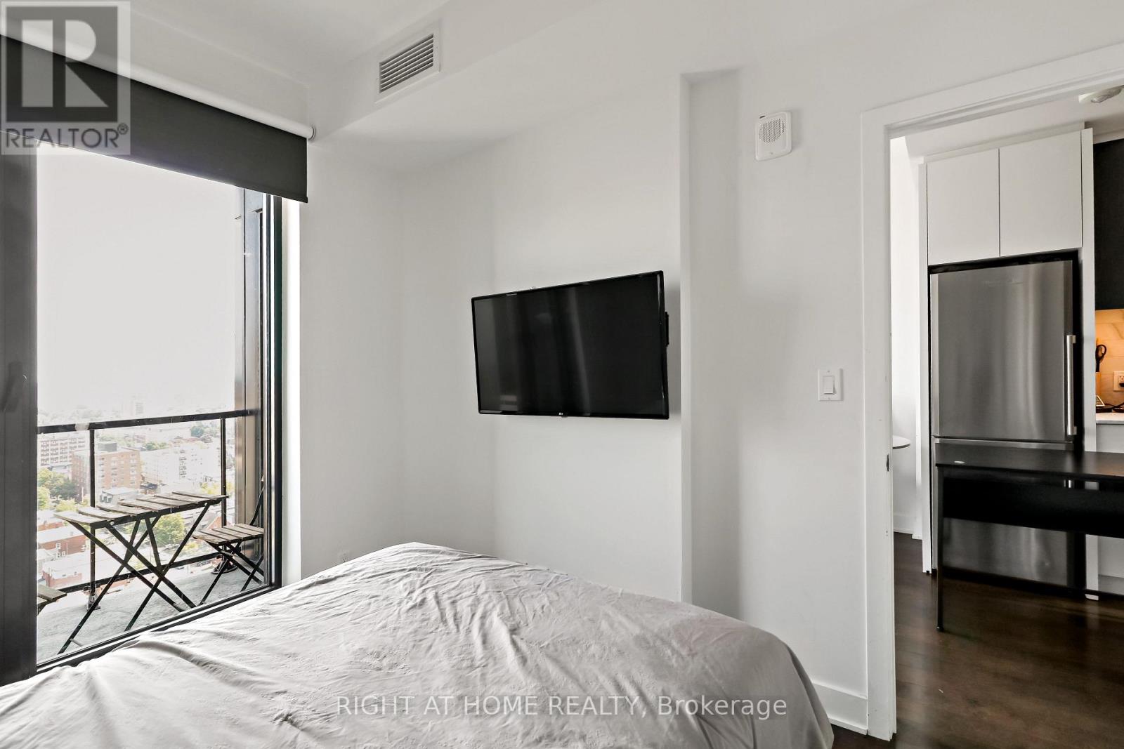 2102 - 20 Daly Avenue, Ottawa, Ontario  K1N 0C6 - Photo 10 - X12326130