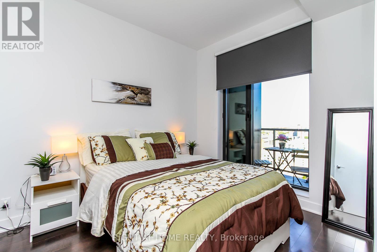 2102 - 20 Daly Avenue, Ottawa, Ontario  K1N 0C6 - Photo 8 - X12326130