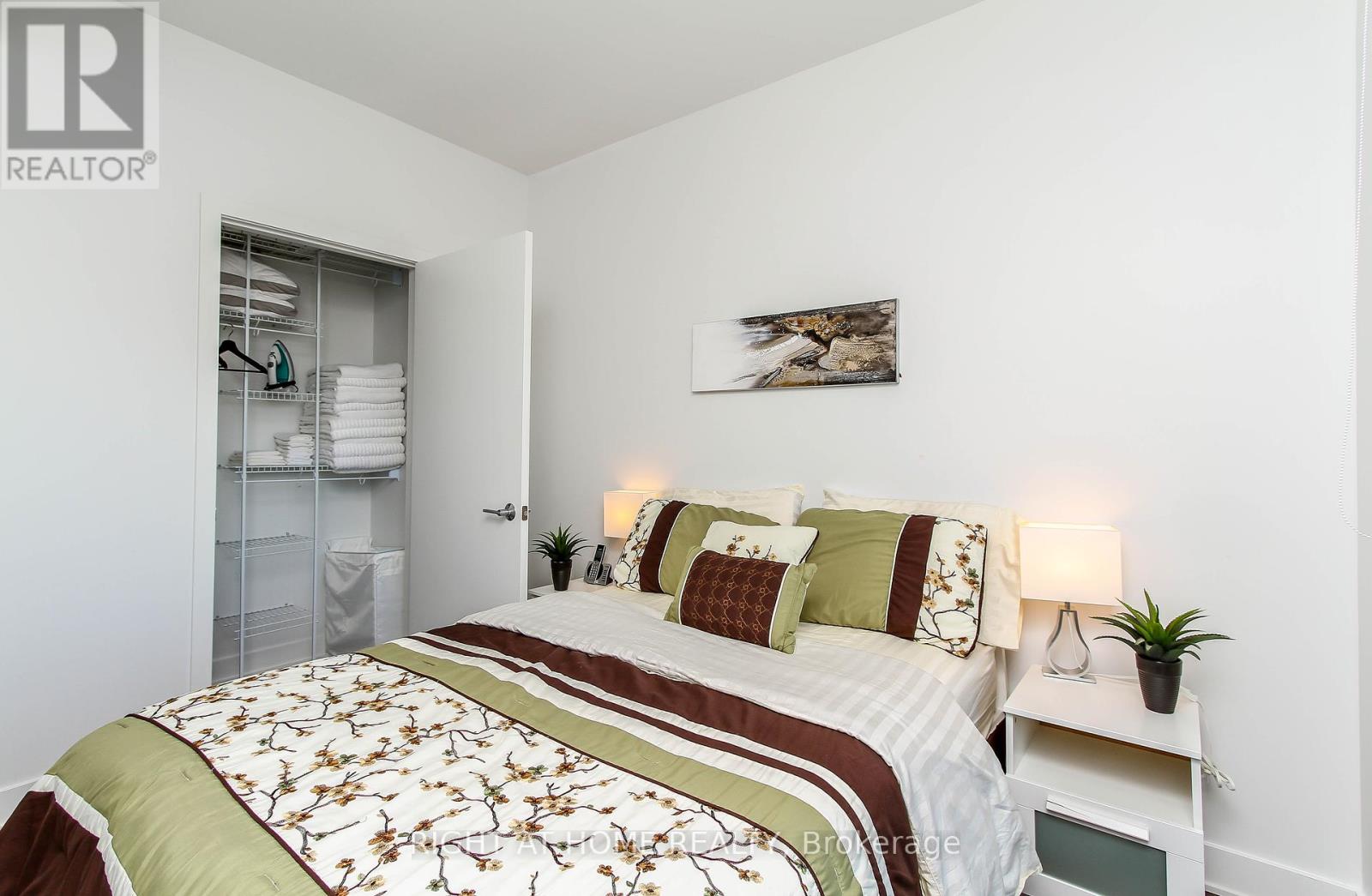 2102 - 20 Daly Avenue, Ottawa, Ontario  K1N 0C6 - Photo 9 - X12326130