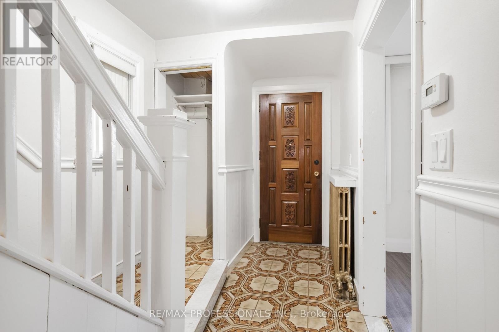 560 Atlas Avenue, Toronto, Ontario  M6C 3R4 - Photo 8 - C12326132