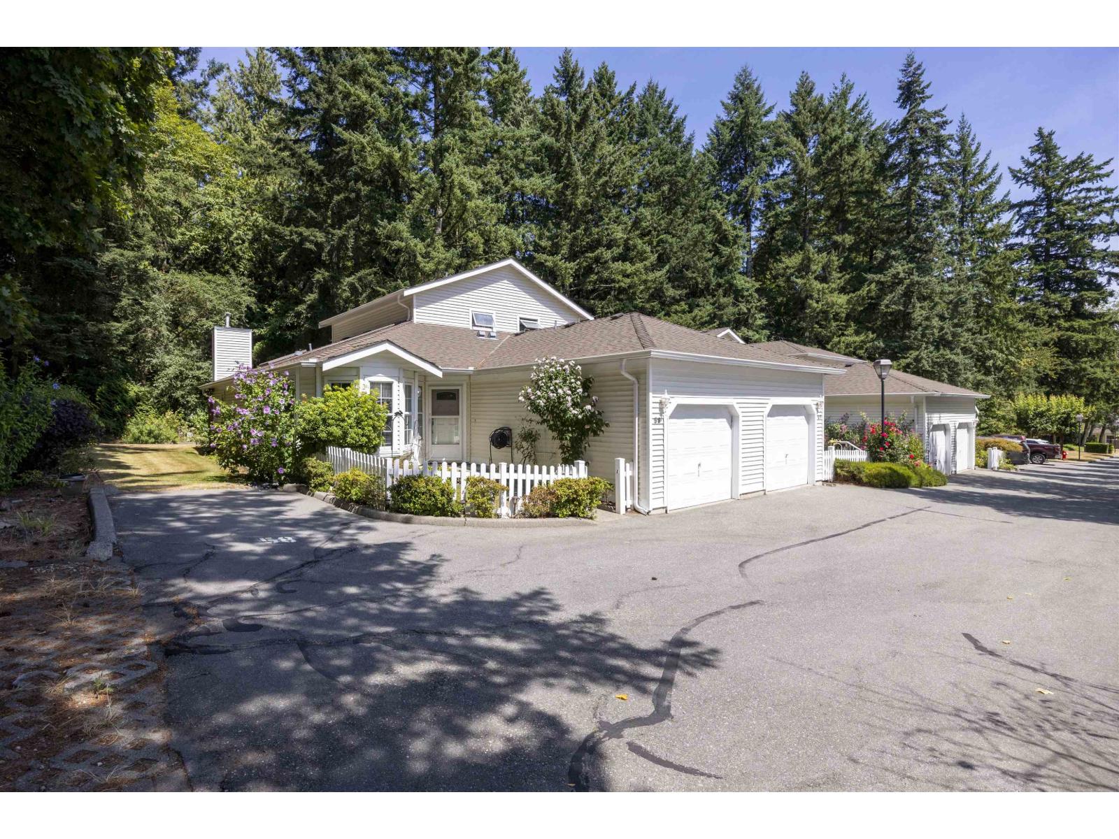 58 6537 138 Street, Surrey, British Columbia  V3W 0C6 - Photo 1 - R3033933