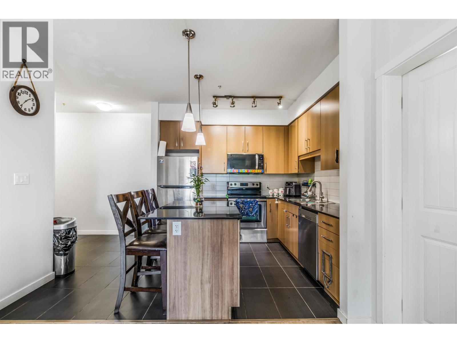306 22290 North Ave Avenue, Maple Ridge, British Columbia  V2X 8Z8 - Photo 2 - R3033073