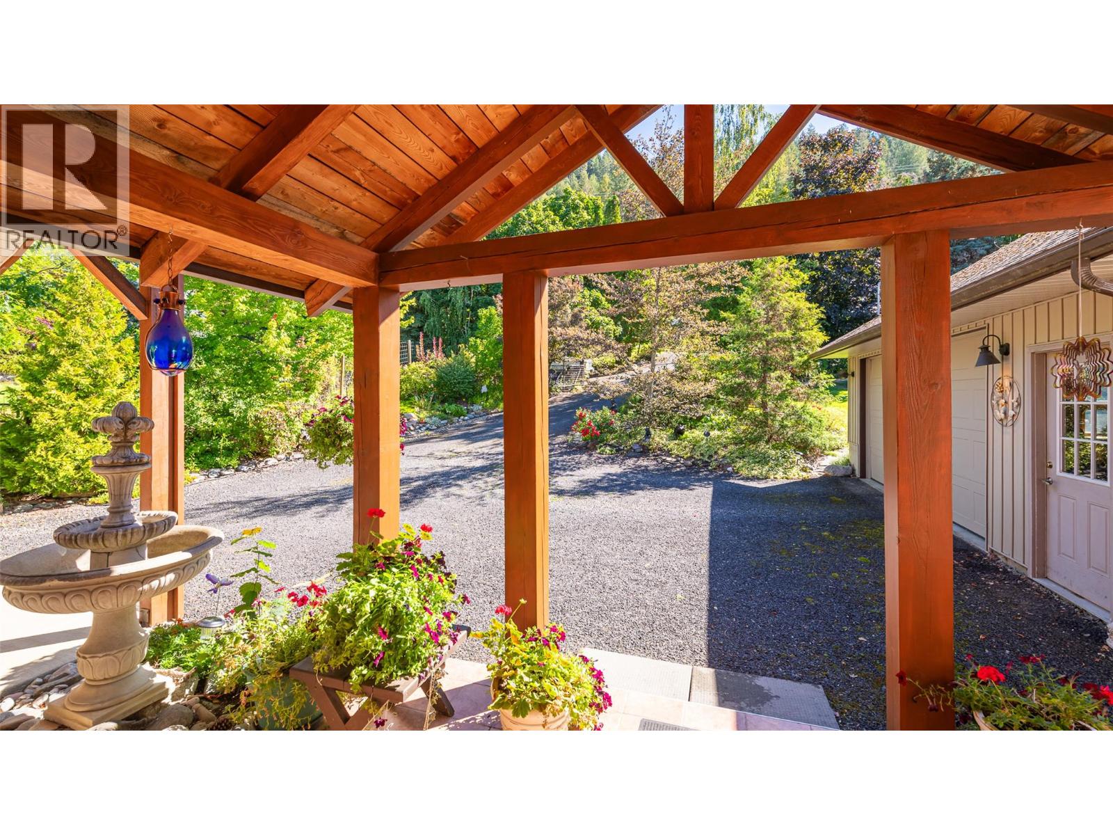 4365 3a Highway, Wynndel, British Columbia  V0B 2N1 - Photo 1 - 10358202