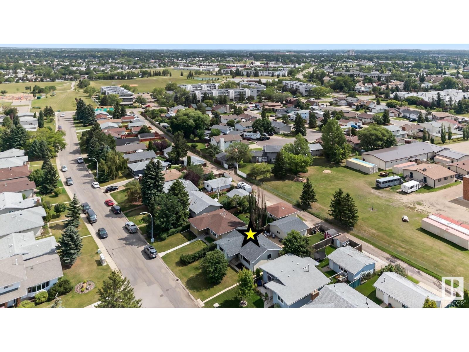 Property at 8719 40 AV NW image 5