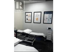 7 - 18025 Yonge Street, Newmarket (Bristol-London), Ca