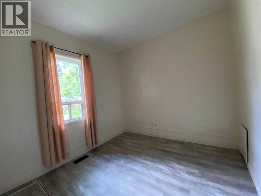 20630 25 Avenue, Bellevue, Alberta  T0K 0C0 - Photo 13 - A2233689