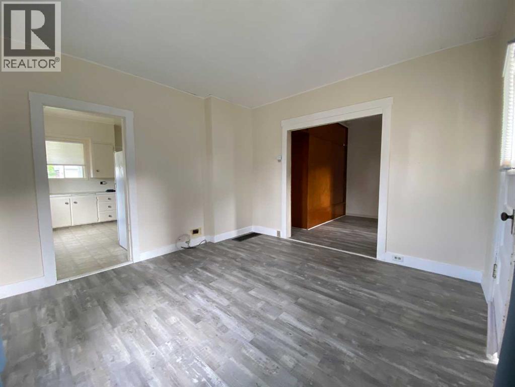 20630 25 Avenue, Bellevue, Alberta  T0K 0C0 - Photo 11 - A2233689