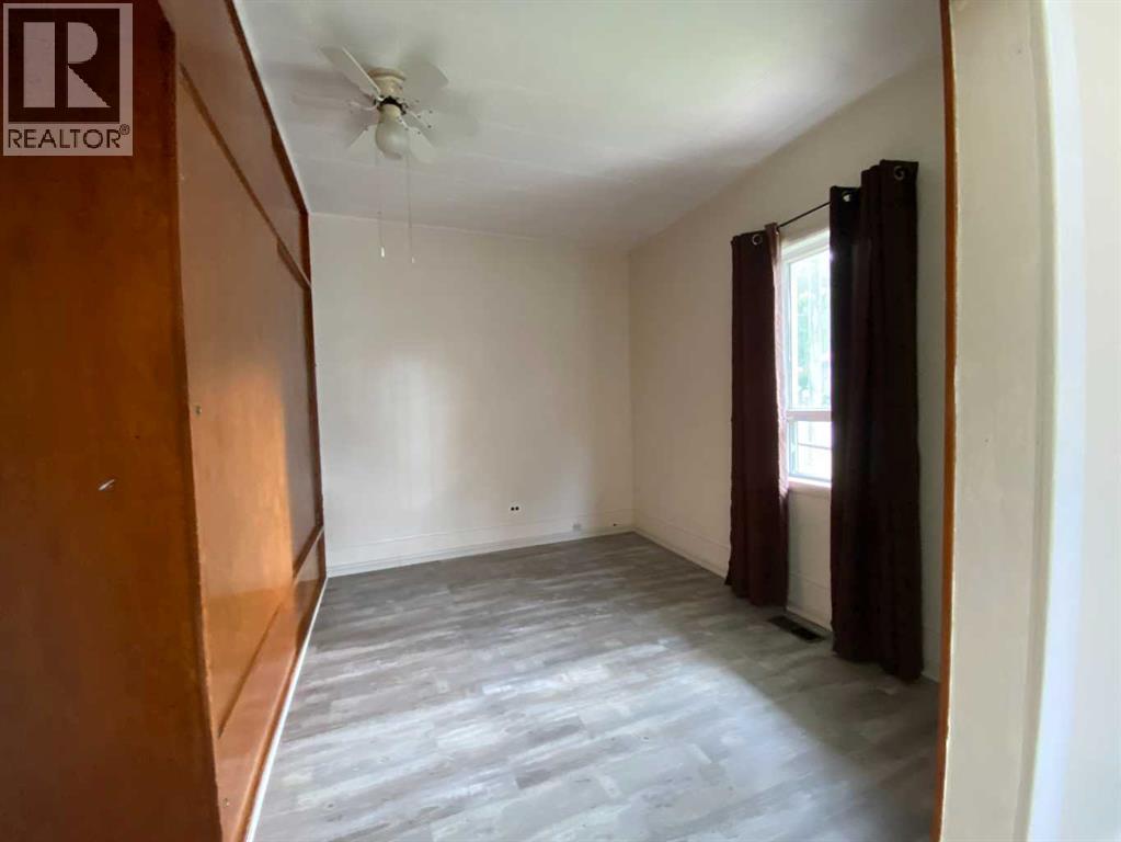20630 25 Avenue, Bellevue, Alberta  T0K 0C0 - Photo 12 - A2233689