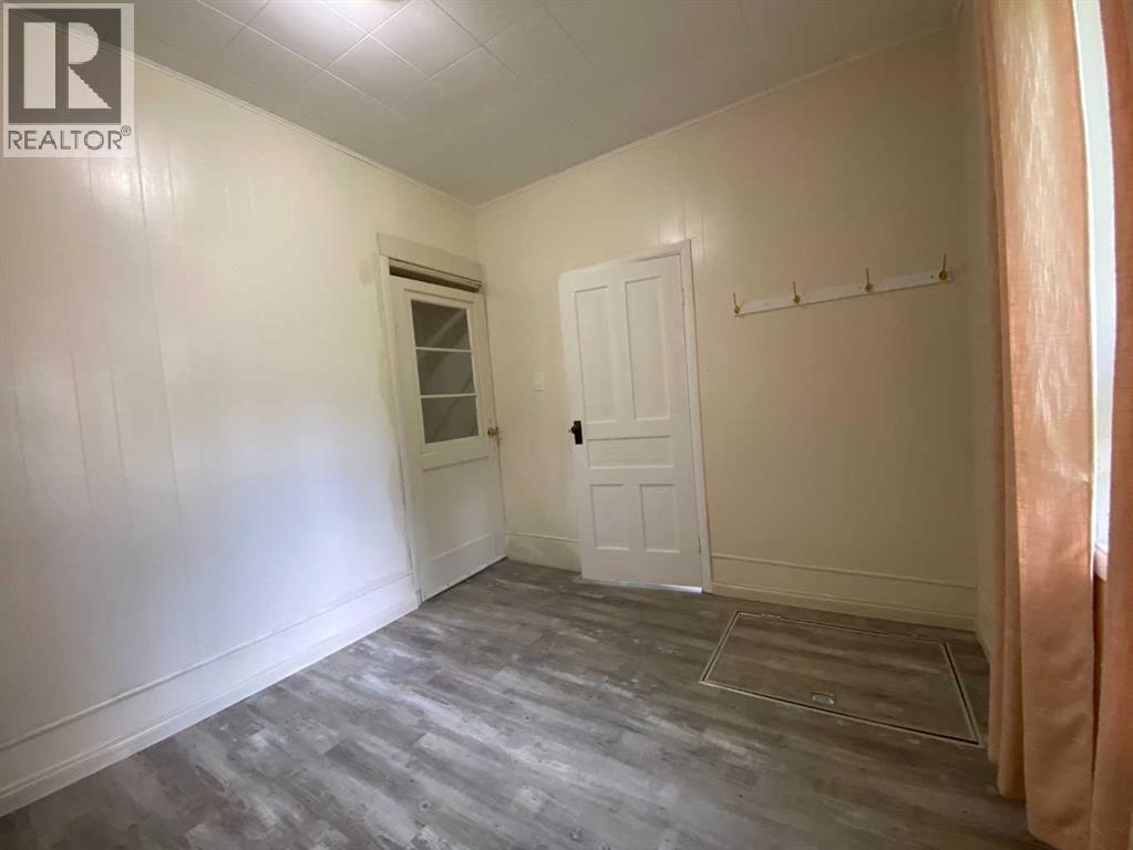 20630 25 Avenue, Bellevue, Alberta  T0K 0C0 - Photo 14 - A2233689
