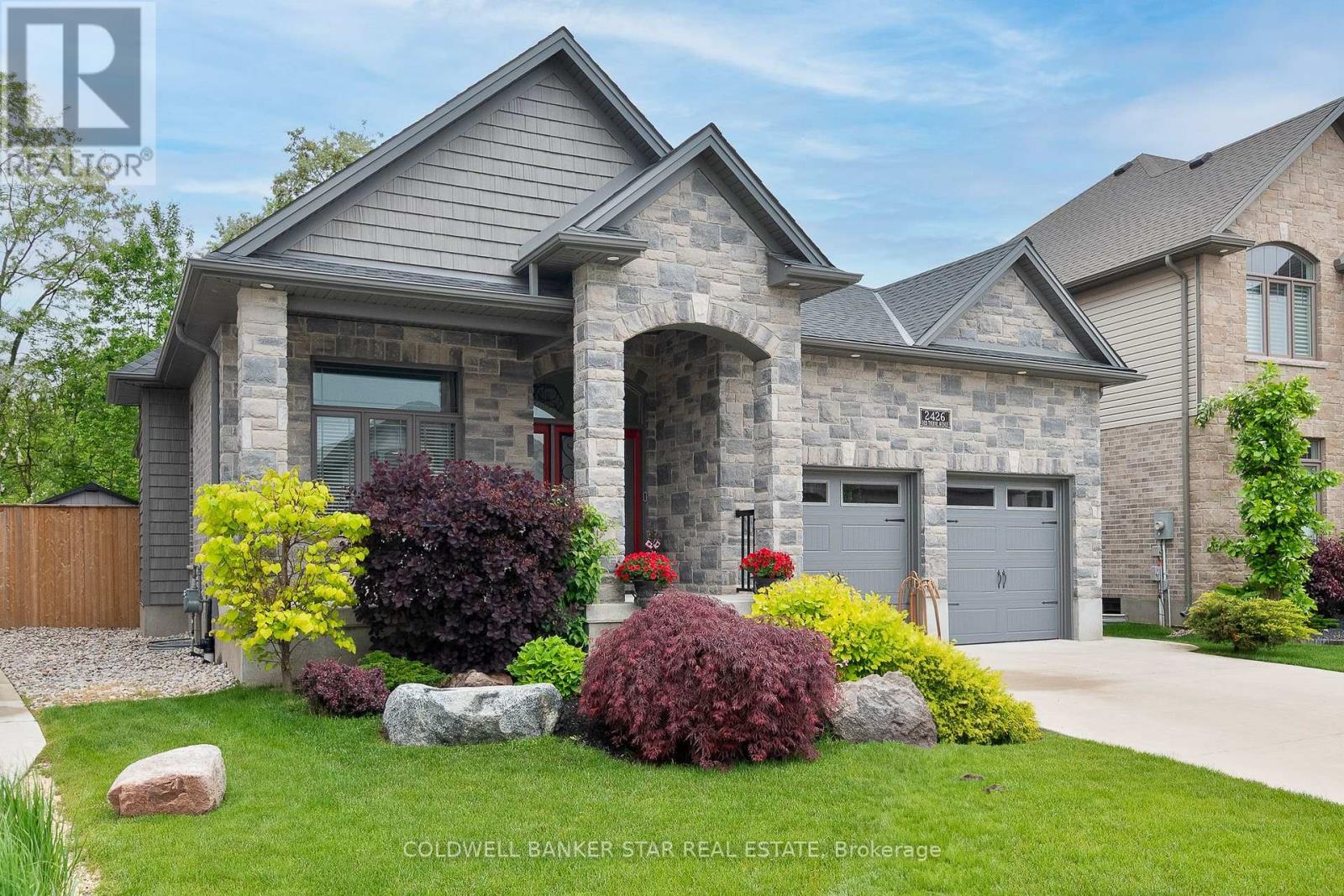 2426 Red Thorne Avenue, London South, Ontario  N6P 0E7 - Photo 2 - X12326184