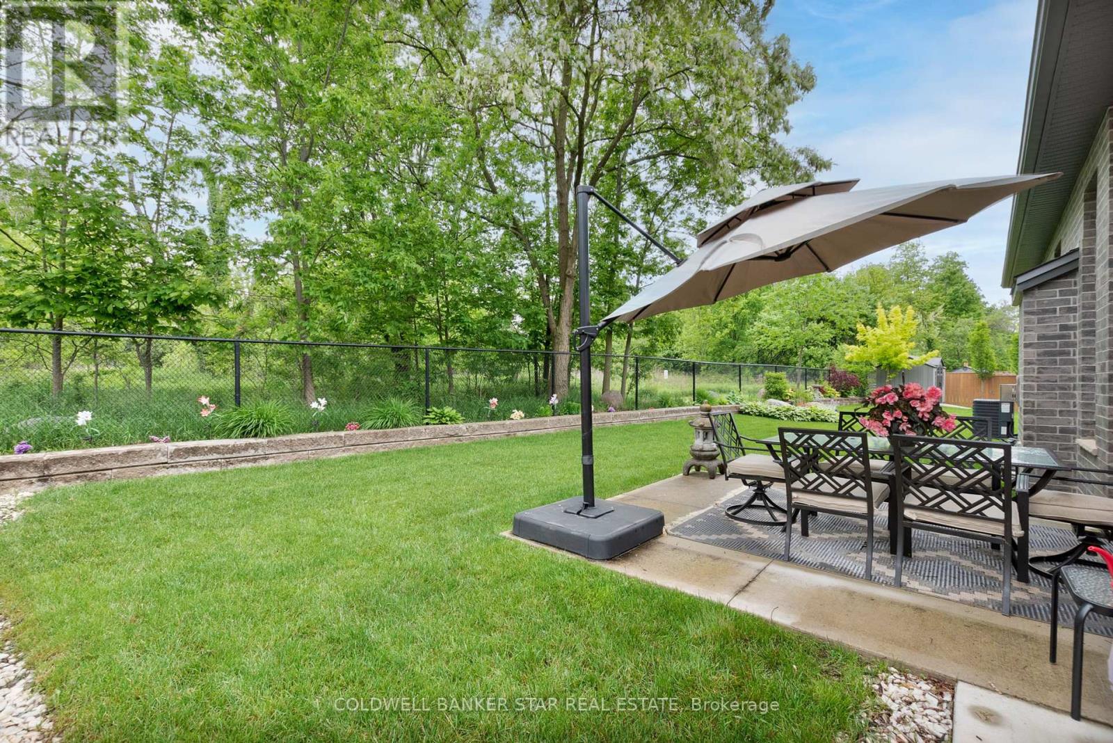 2426 Red Thorne Avenue, London South, Ontario  N6P 0E7 - Photo 40 - X12326184