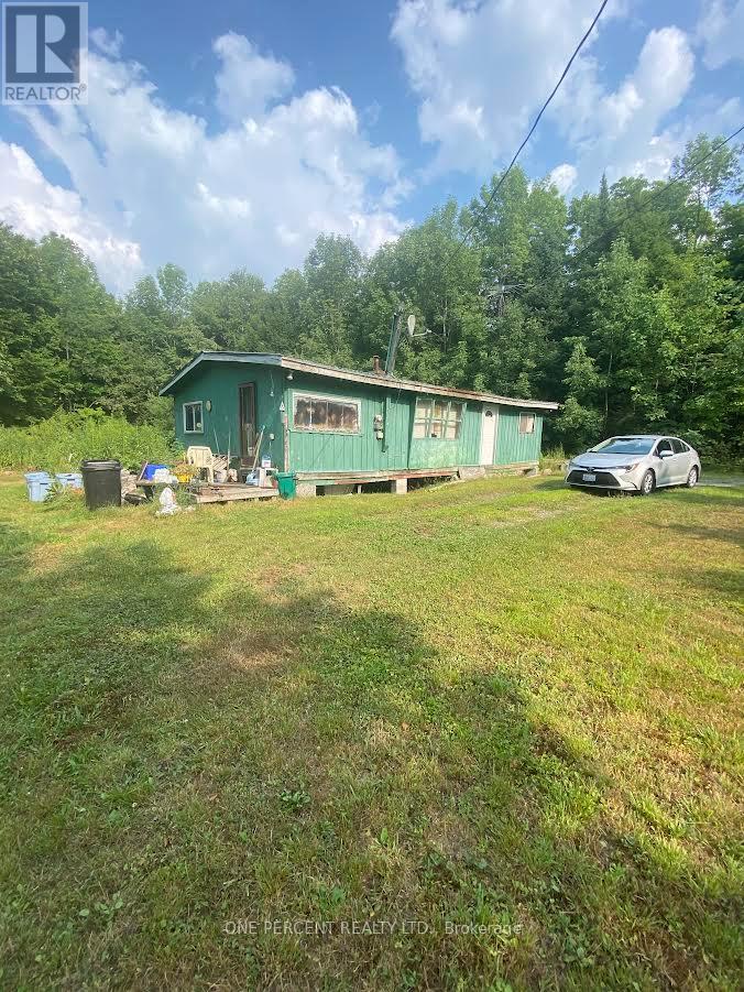 1104 Hawn Road, Bracebridge, Ontario  P1L 1X1 - Photo 2 - X12326149