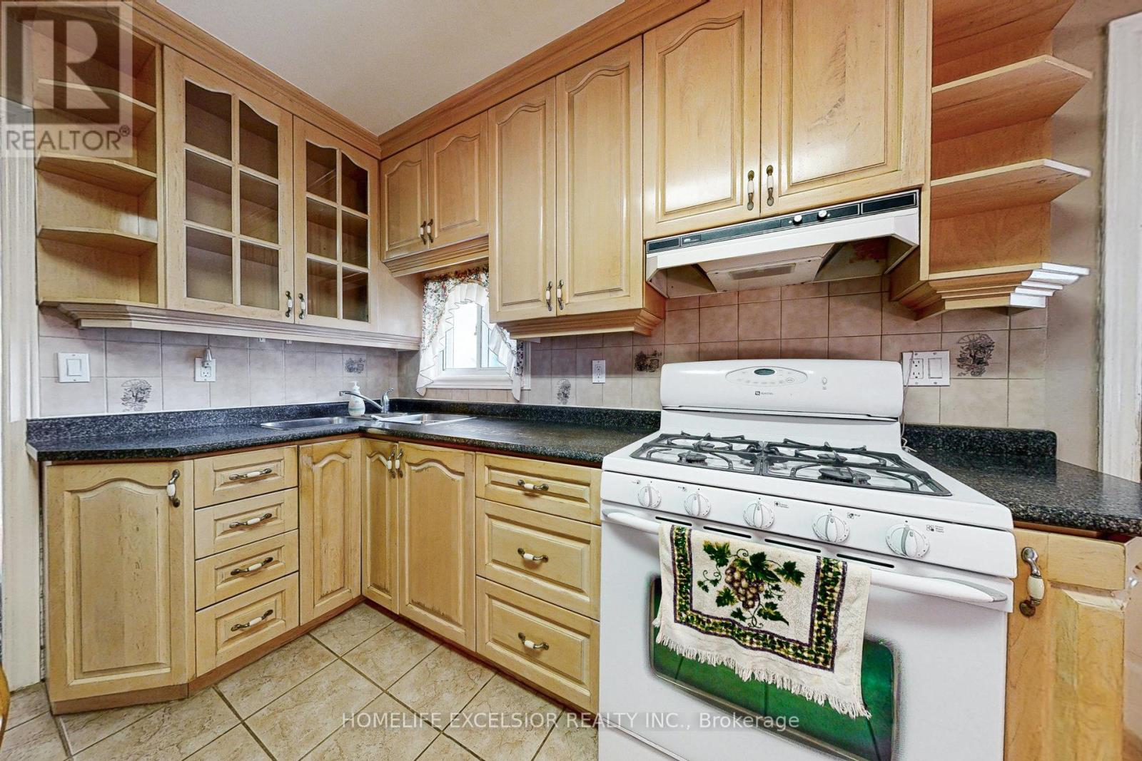 32 Argyle Street, Toronto, Ontario  M6J 1N4 - Photo 15 - C12326177