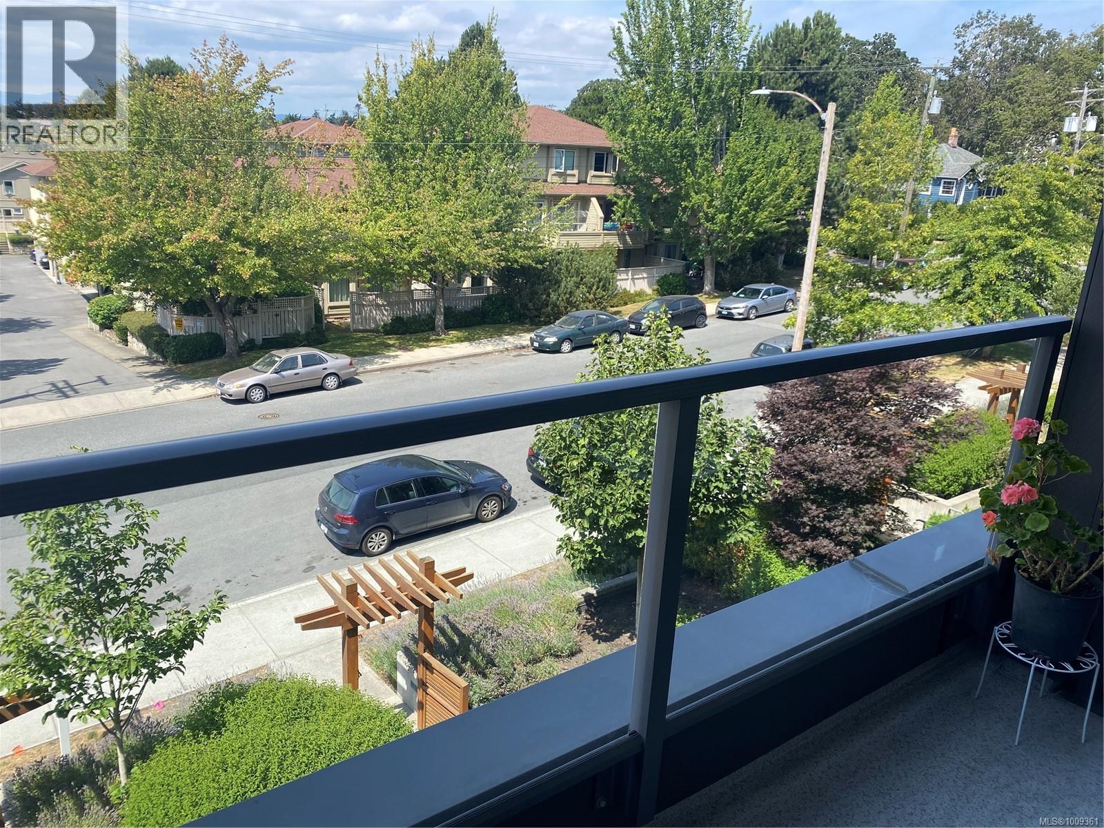 312 3333 Glasgow Ave, Saanich, British Columbia  V8X 2S1 - Photo 39 - 1009361