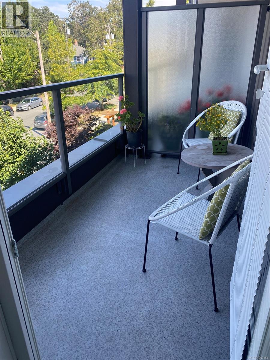 312 3333 Glasgow Ave, Saanich, British Columbia  V8X 2S1 - Photo 42 - 1009361