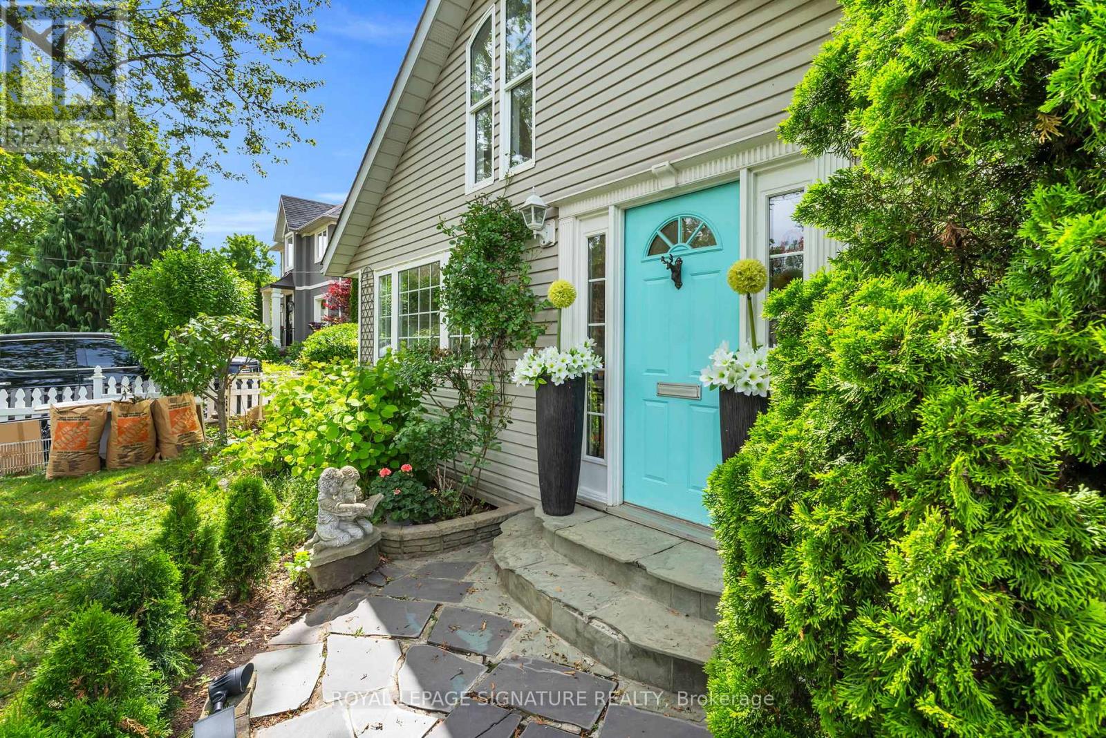 2295 Belyea Street, Oakville (Br Bronte), Ontario  L6L 1N7 - Photo 5 - W12326205
