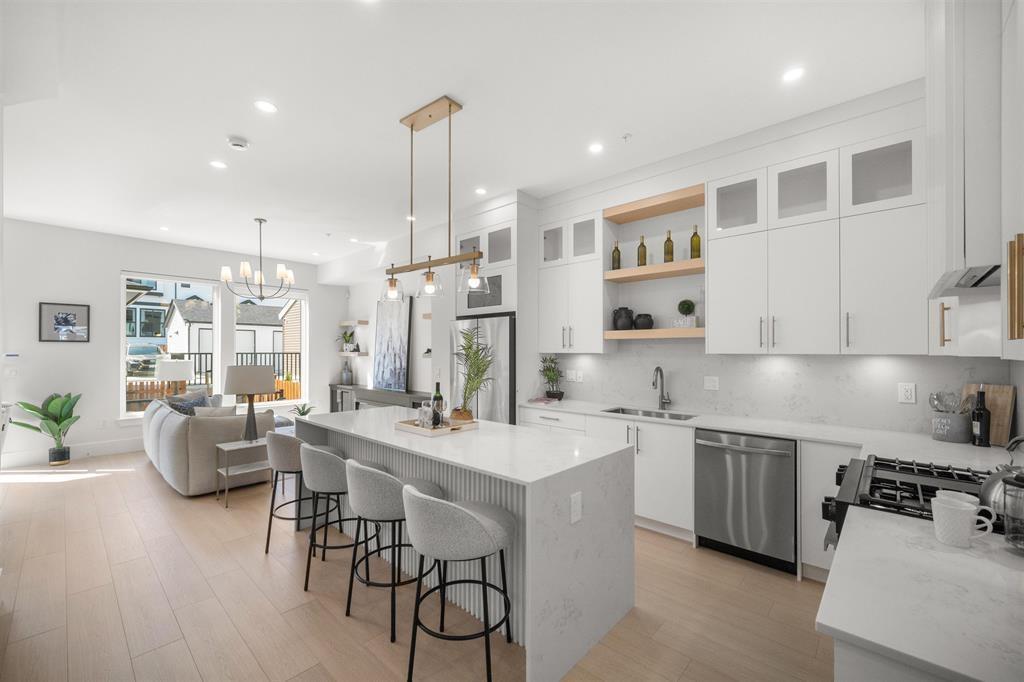 Property at 20516 75 AVENUE image 3