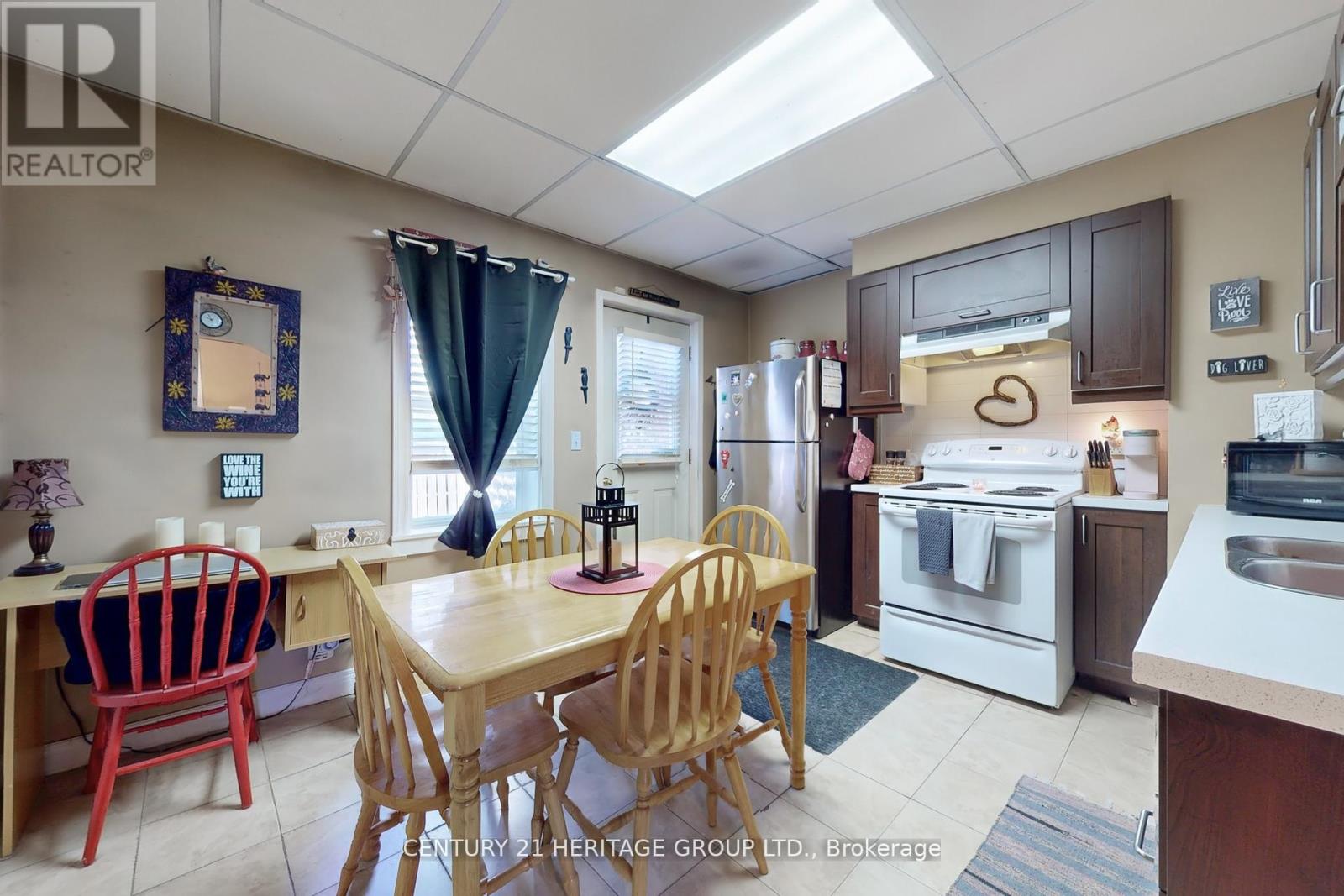 111 Shaw Street, Hamilton, Ontario  L8L 3P6 - Photo 7 - X12326207