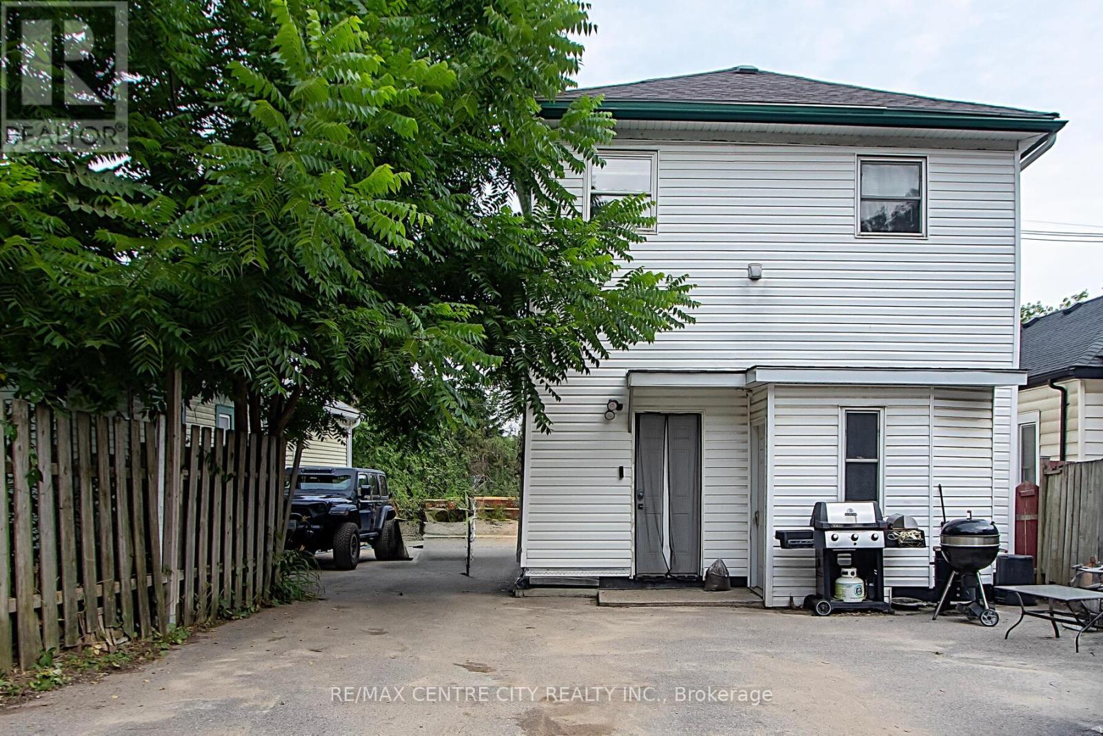 717 Central Avenue, London East, Ontario  N5W 3P9 - Photo 2 - X12326222