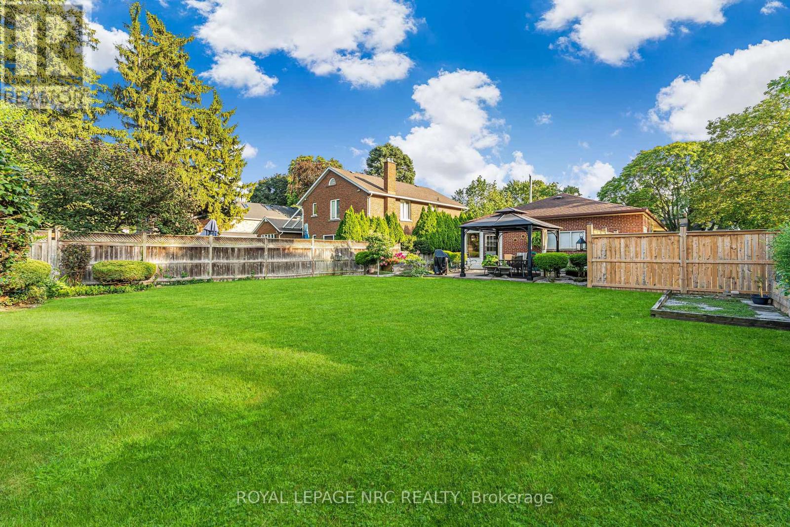 6 Maplewood Drive, St. Catharines, Ontario  L2M 3P1 - Photo 37 - X12326217