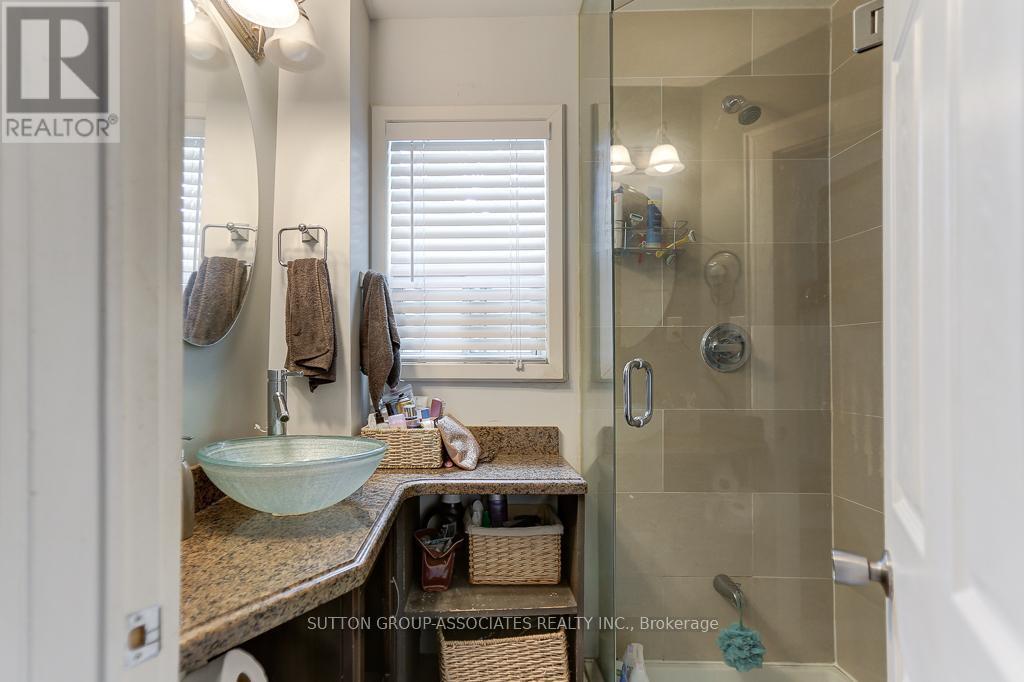 69 Palmerston Avenue, Toronto, Ontario  M6J 2J2 - Photo 13 - C12326221