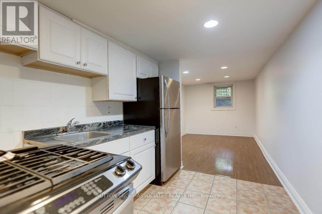 69 Palmerston Avenue, Toronto, Ontario  M6J 2J2 - Photo 19 - C12326221