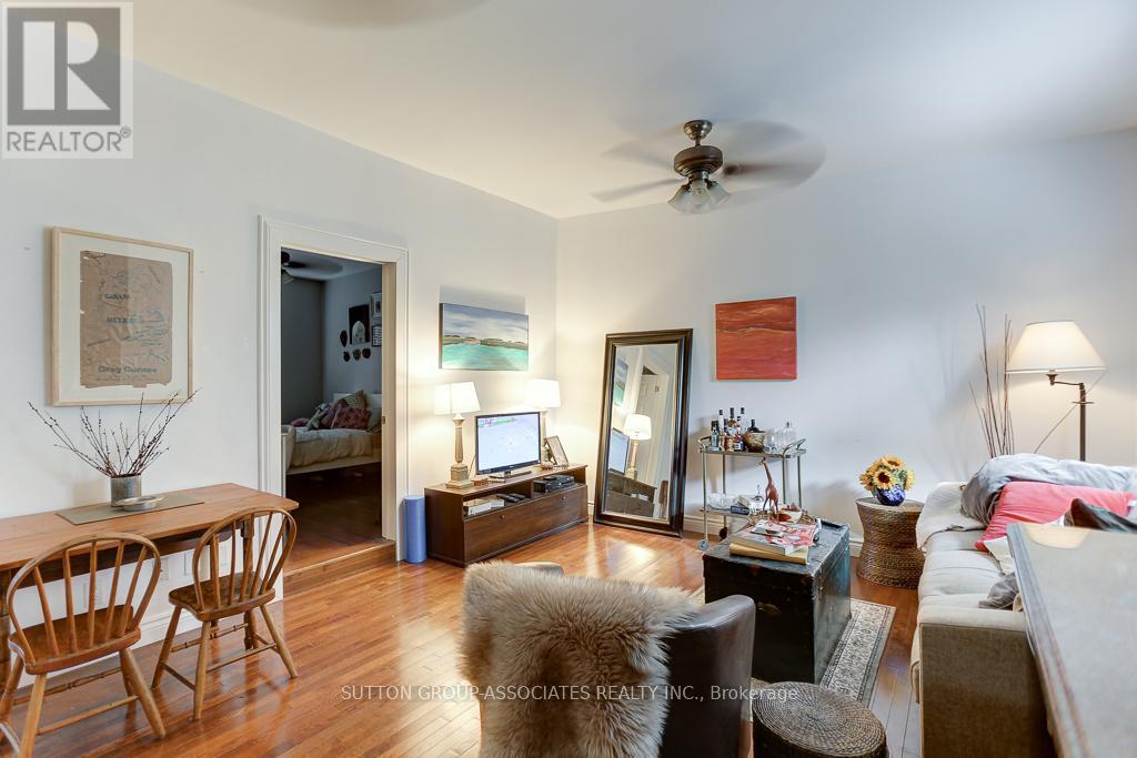 69 Palmerston Avenue, Toronto, Ontario  M6J 2J2 - Photo 6 - C12326221