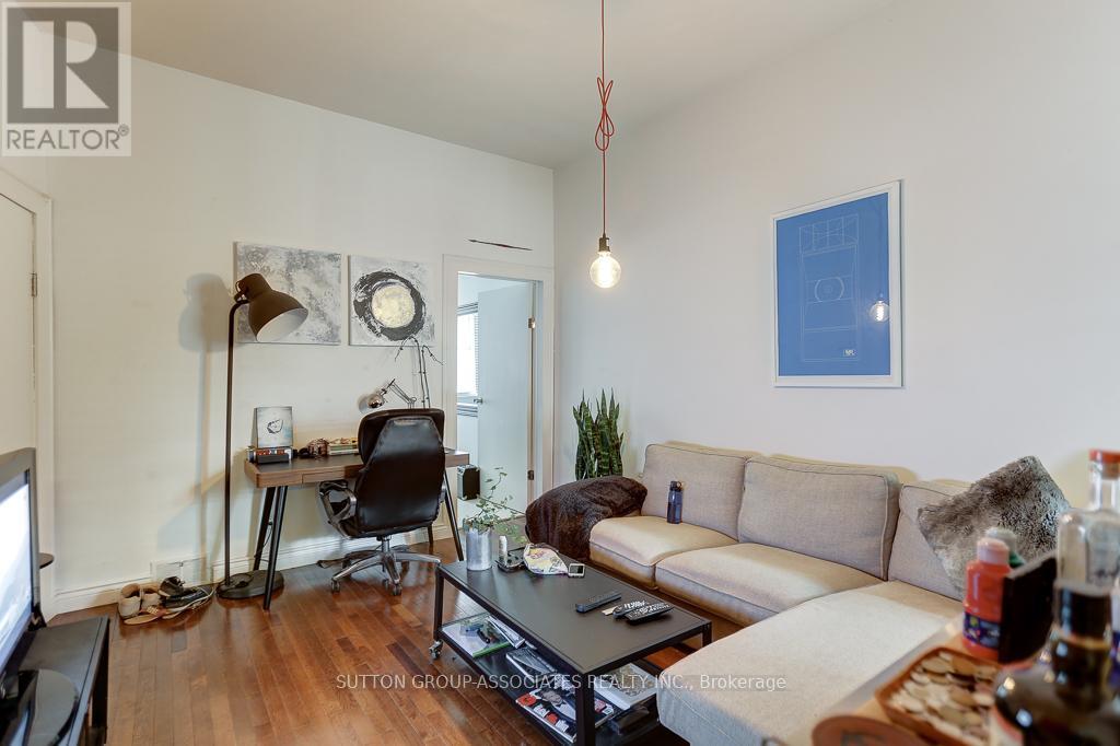 69 Palmerston Avenue, Toronto, Ontario  M6J 2J2 - Photo 7 - C12326221