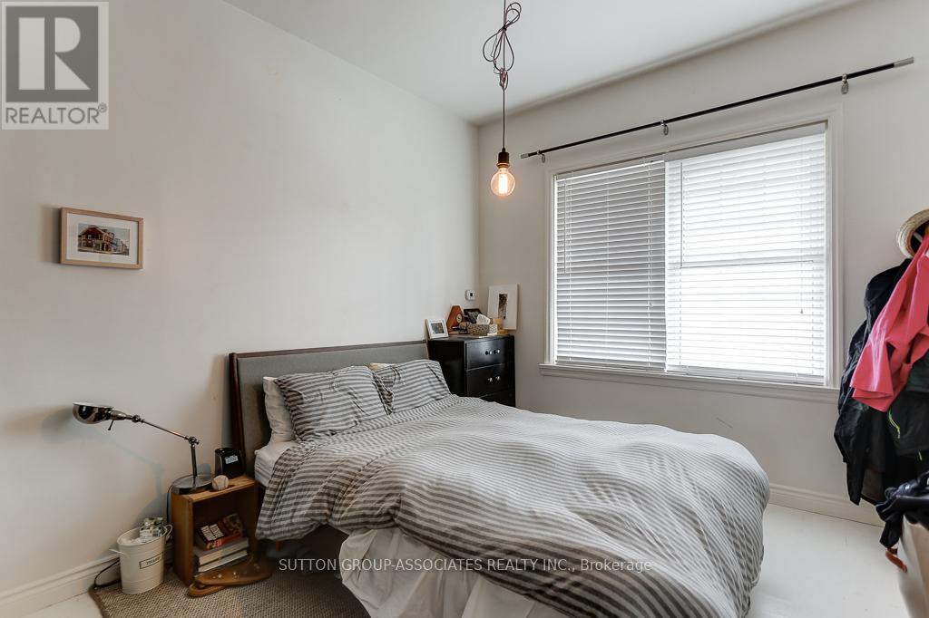 69 Palmerston Avenue, Toronto, Ontario  M6J 2J2 - Photo 9 - C12326221