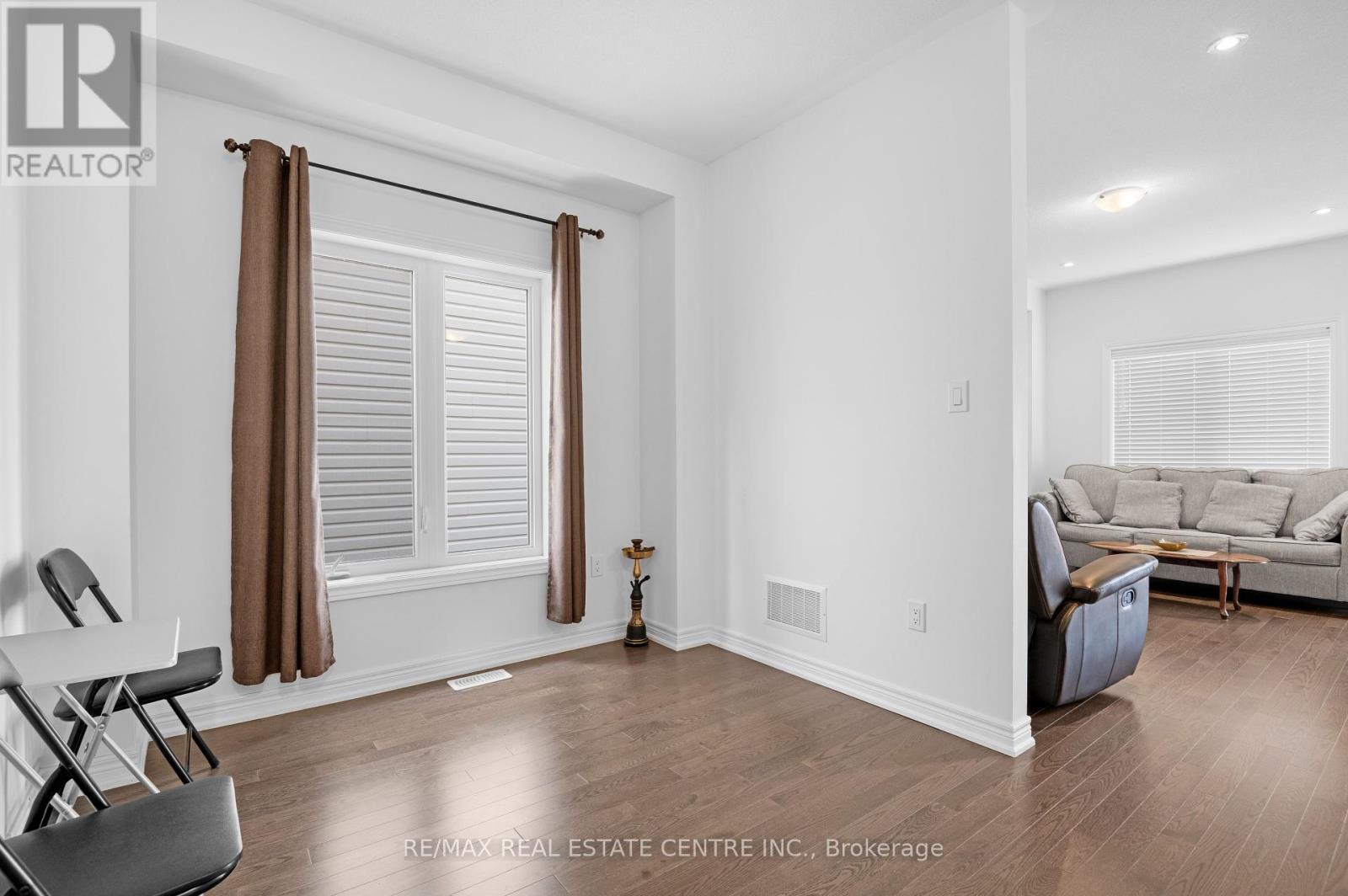 168 Clark Street, Shelburne, Ontario  L9V 3X2 - Photo 7 - X12325054