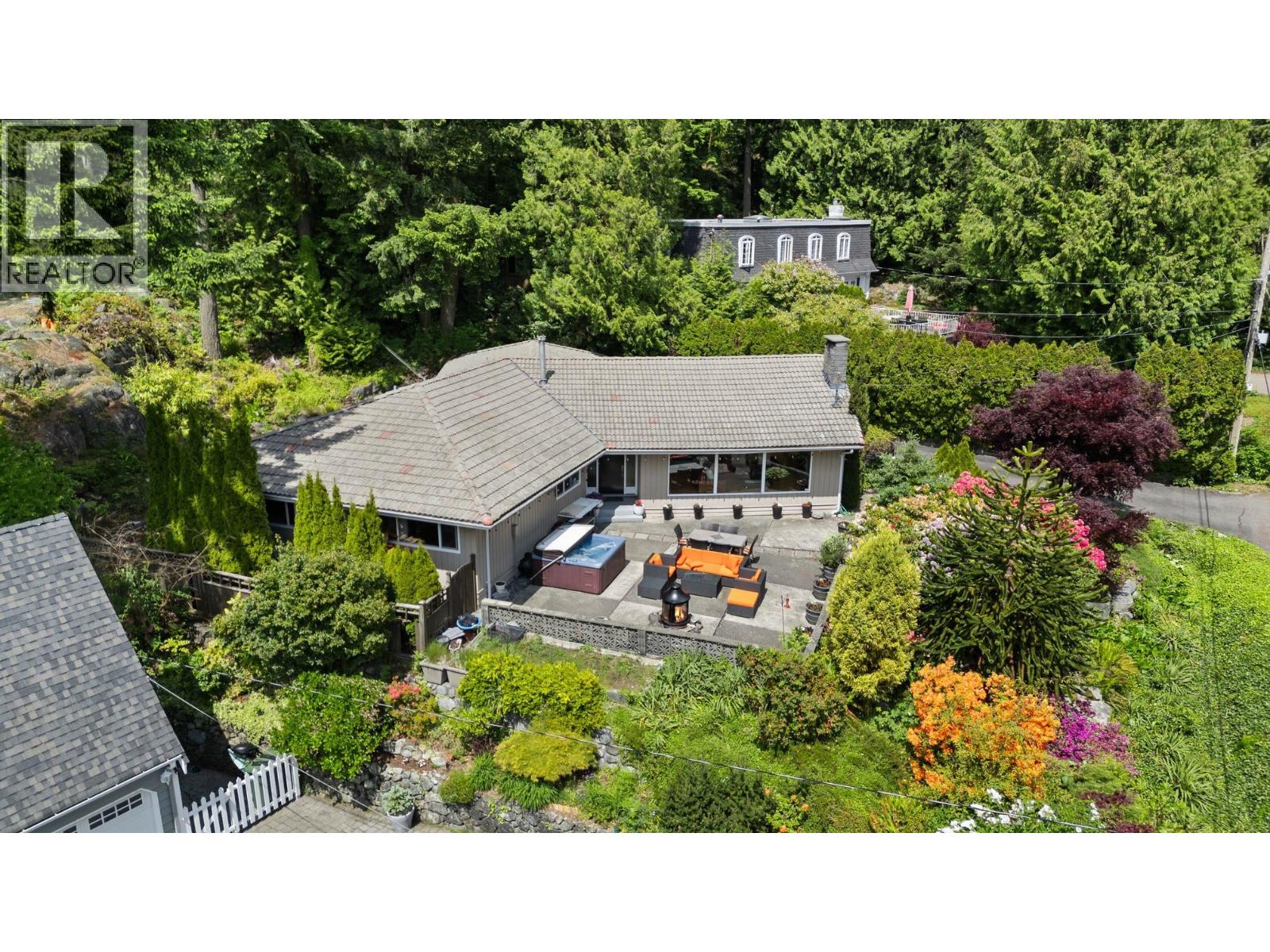 4780 Estevan Place, West Vancouver, British Columbia  V7W 1G9 - Photo 32 - R3033842