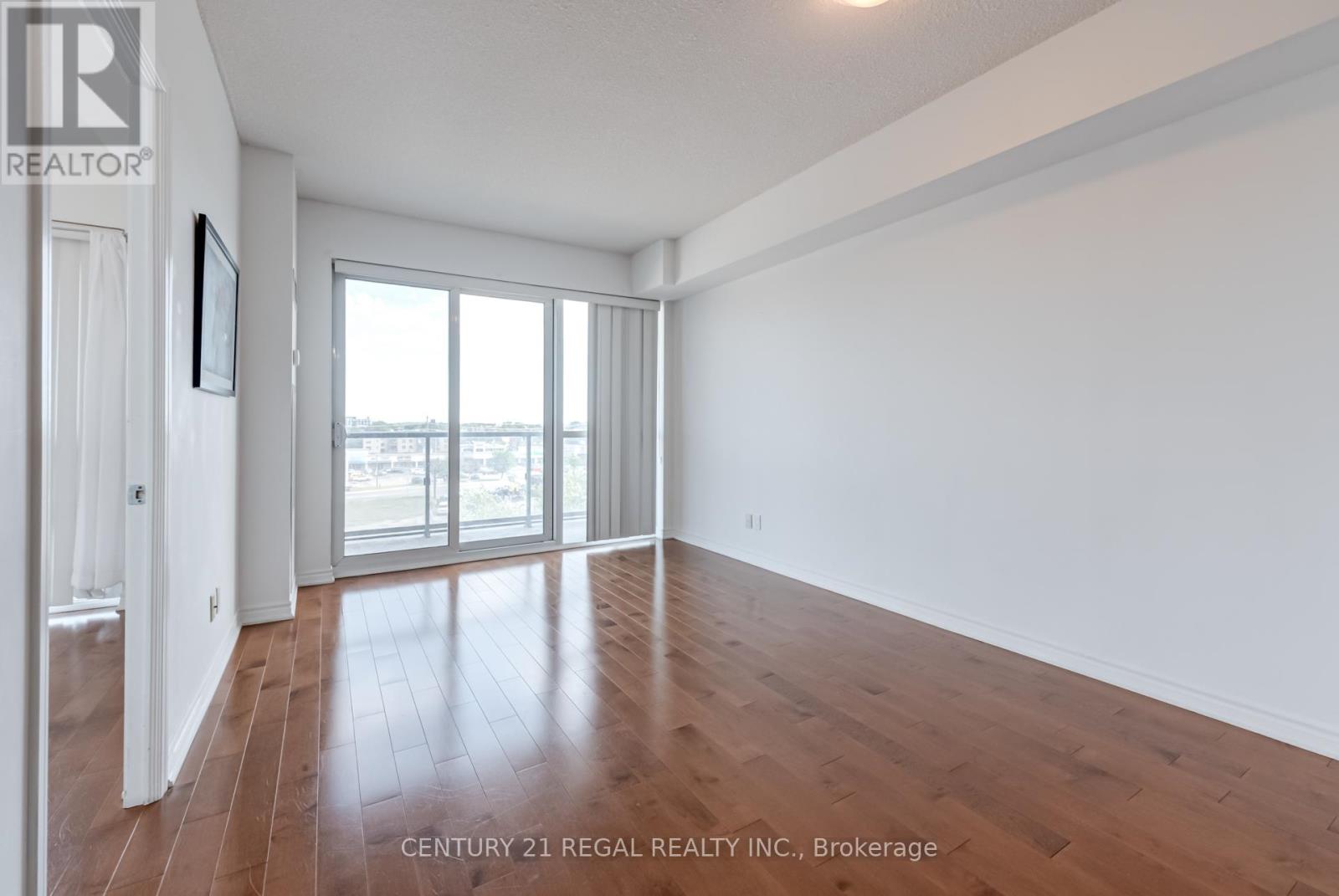 710 - 15 James Finlay Way, Toronto, Ontario  M3M 0B3 - Photo 8 - W12326219