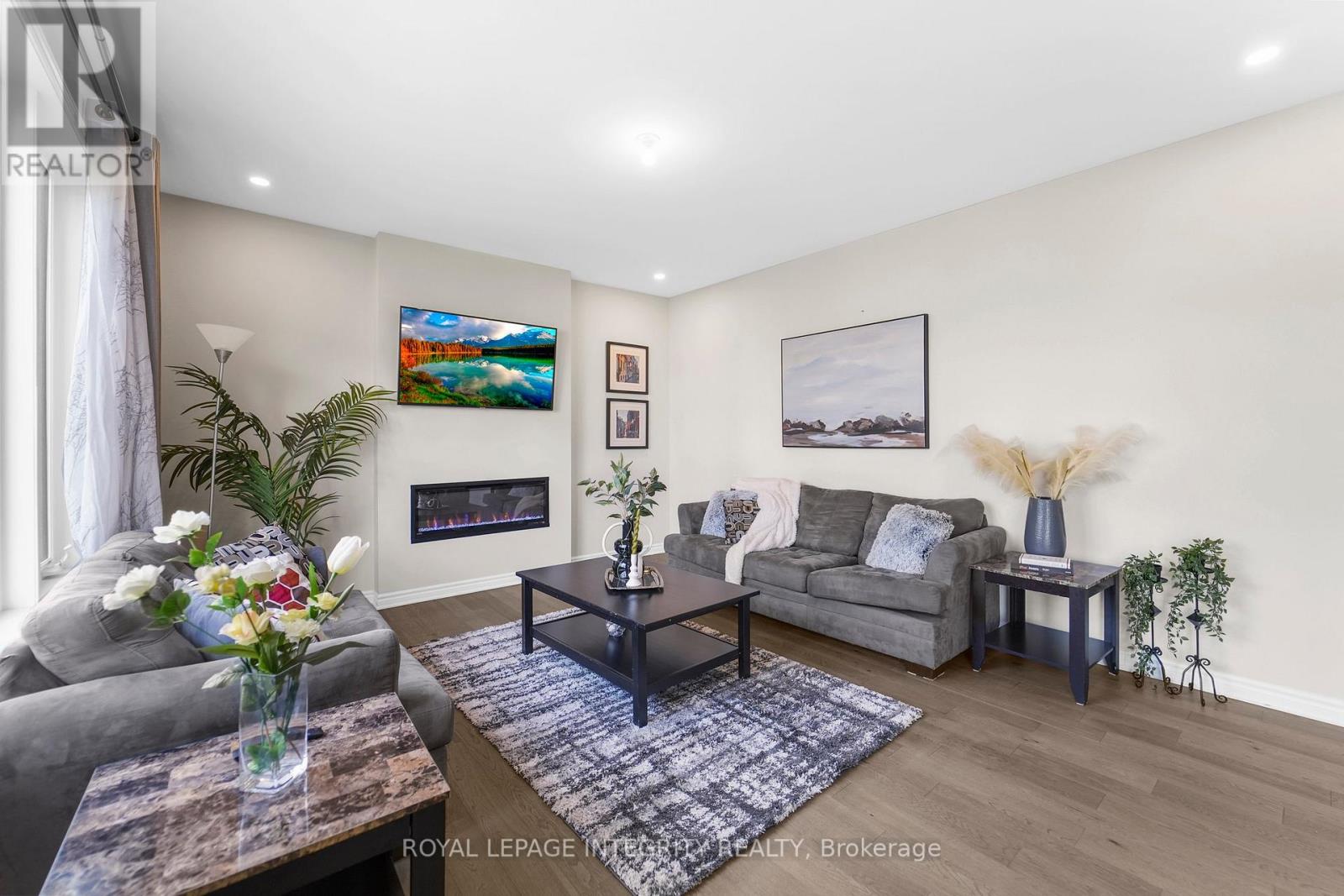 Property at 724 VENNECY TERRACE image 4