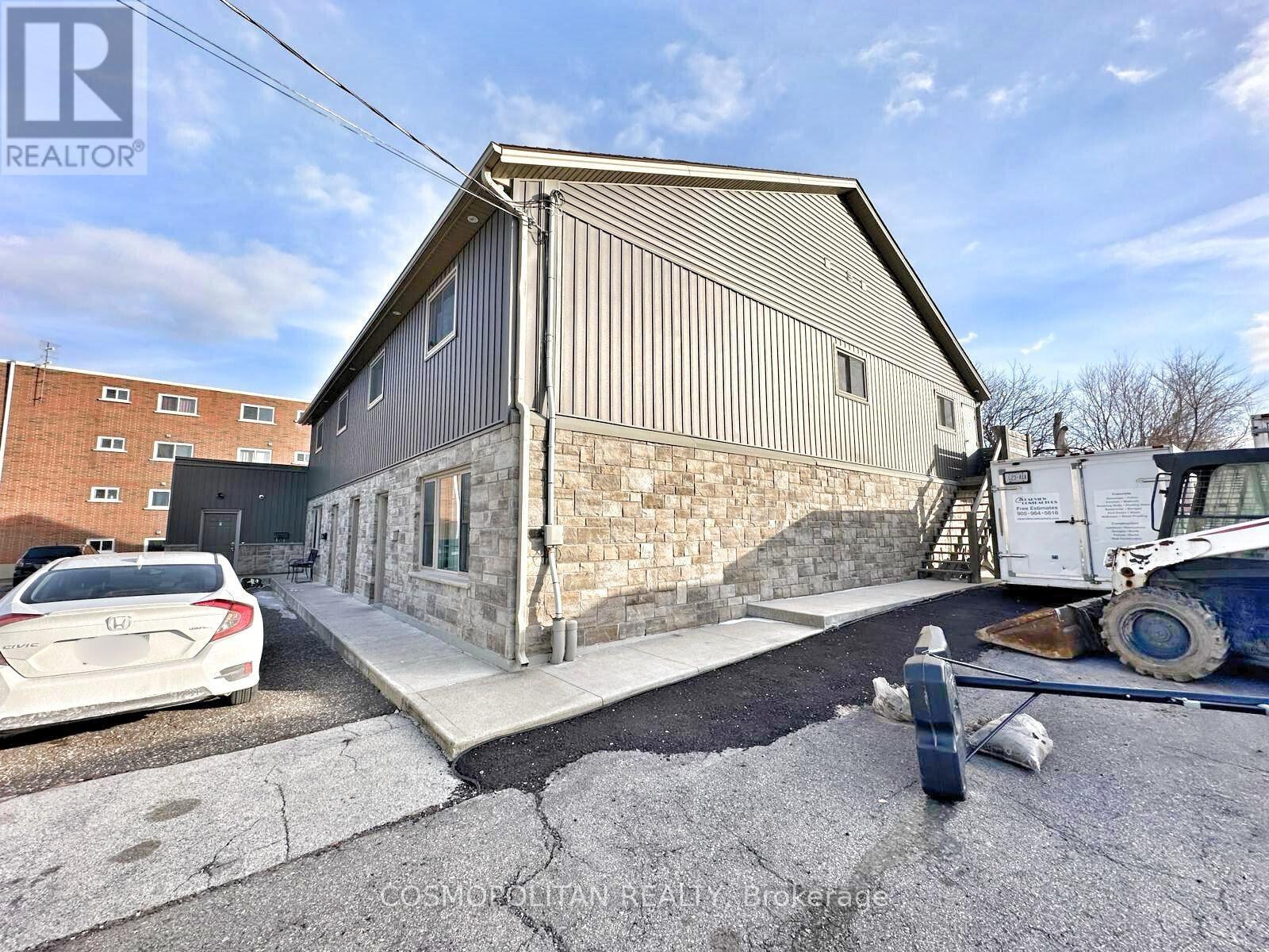 32 Davidson Street, St. Catharines, Ontario  L2R 2V4 - Photo 18 - X12326228