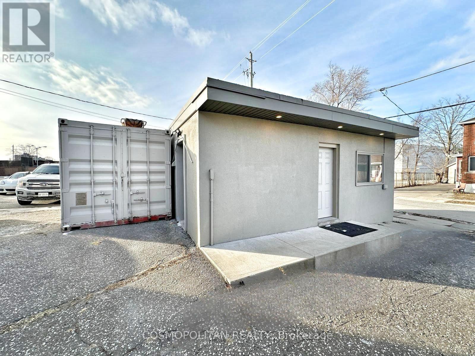 32 Davidson Street, St. Catharines, Ontario  L2R 2V4 - Photo 19 - X12326228