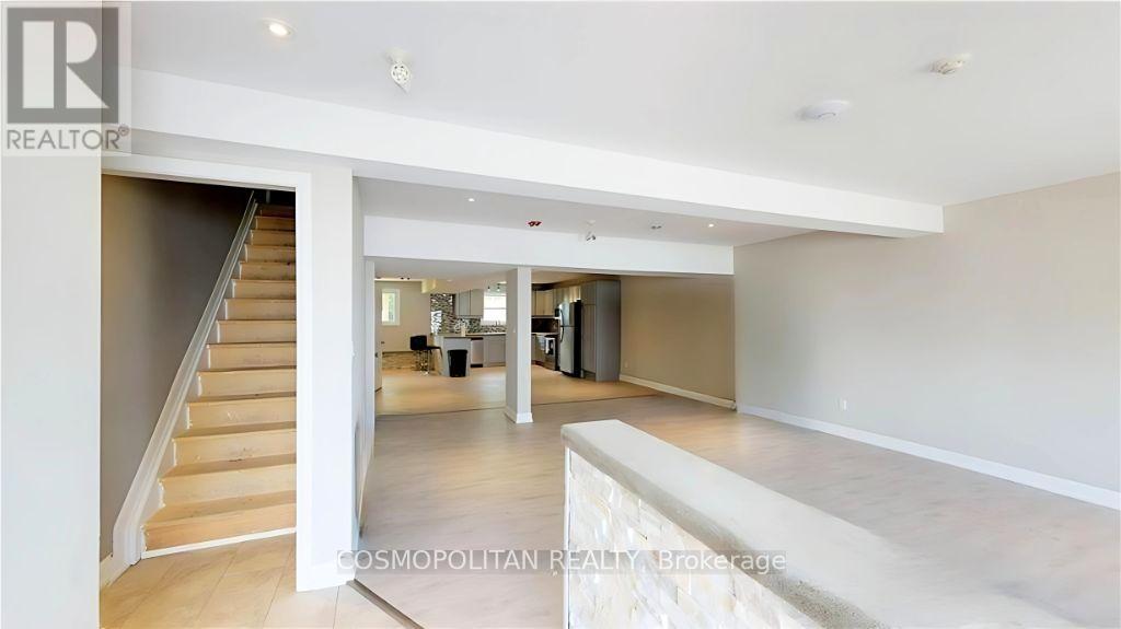 32 Davidson Street, St. Catharines, Ontario  L2R 2V4 - Photo 7 - X12326228