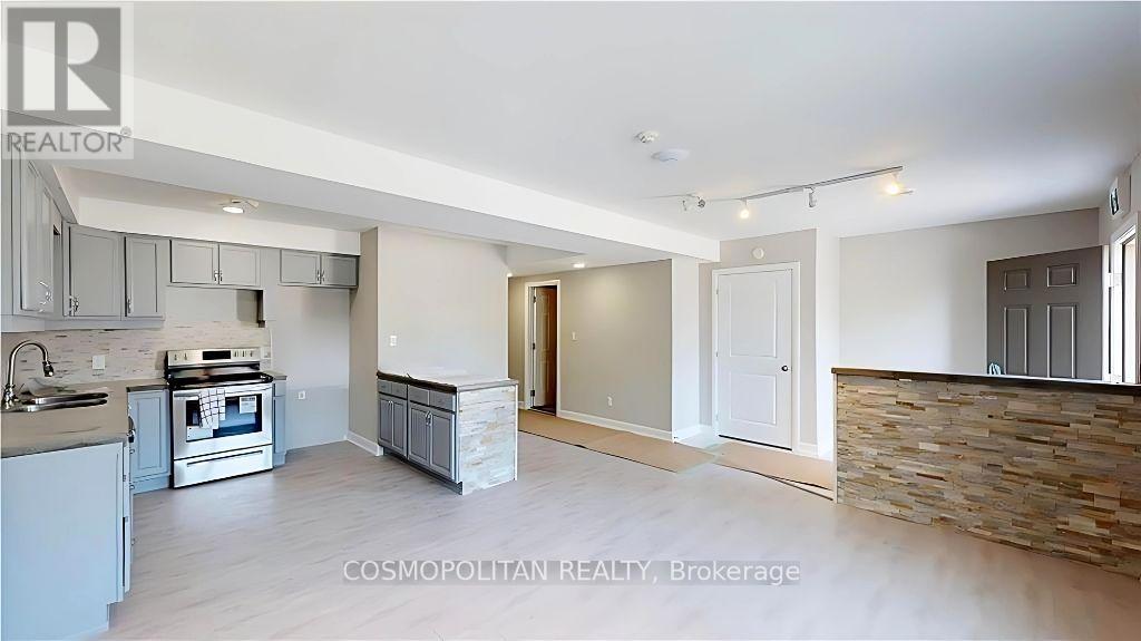 32 Davidson Street, St. Catharines, Ontario  L2R 2V4 - Photo 8 - X12326228