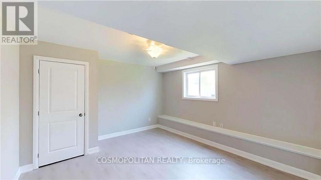 32 Davidson Street, St. Catharines, Ontario  L2R 2V4 - Photo 9 - X12326228