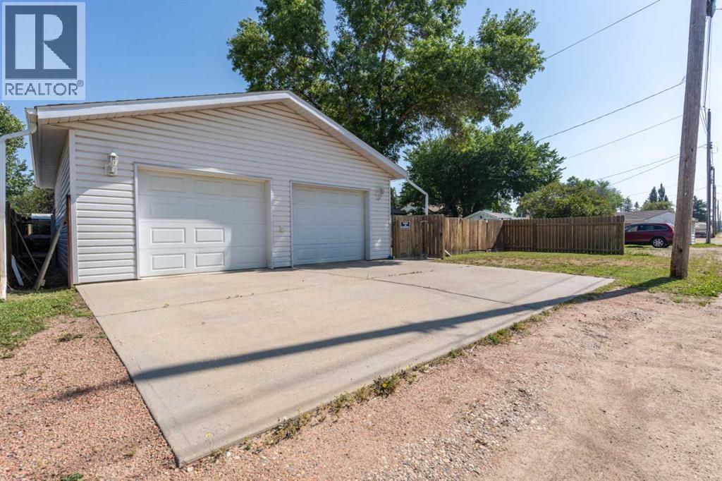 5235 56 Avenue, Viking, Alberta  T0B 4N0 - Photo 36 - A2244742