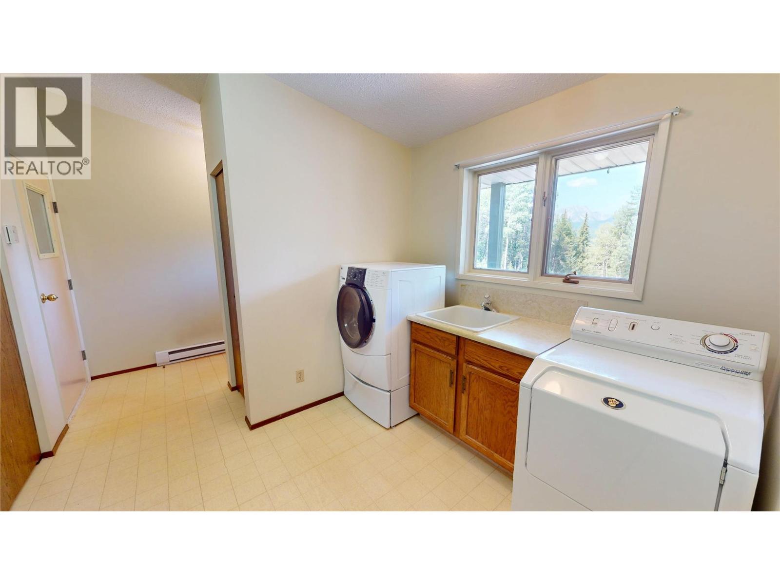 105 Castle Mountain Road, Fernie, British Columbia  V0B 1M4 - Photo 26 - 10357748