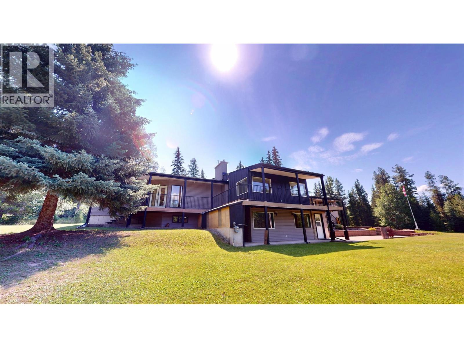 105 Castle Mountain Road, Fernie, British Columbia  V0B 1M4 - Photo 2 - 10357748